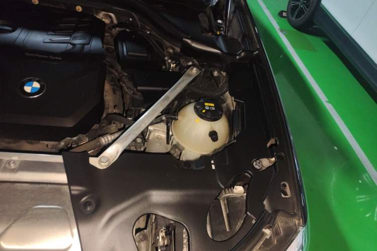 Used BMW X4 2020 xDrive25i M Sport Package Engine Bay Left