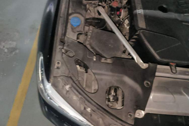 Used BMW X4 2020 xDrive25i M Sport Package Engine Bay Right
