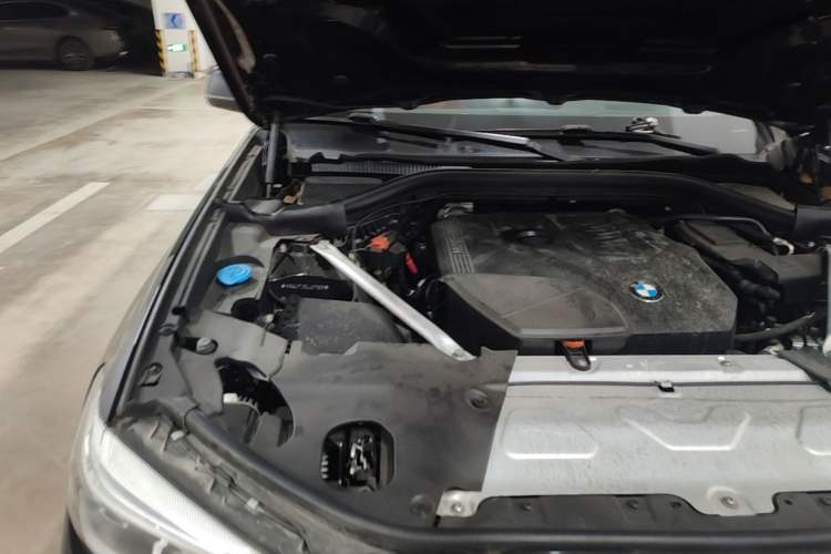 Used BMW X4 2020 xDrive25i Black Knight Limited Edition Engine Bay Right