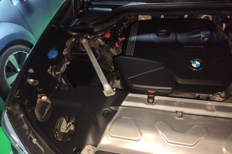 Used BMW X4 2020 xDrive25i M Sport Package Engine Bay Right