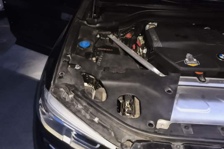 Used BMW X4 2020 xDrive25i M Sport Package Engine Bay Right