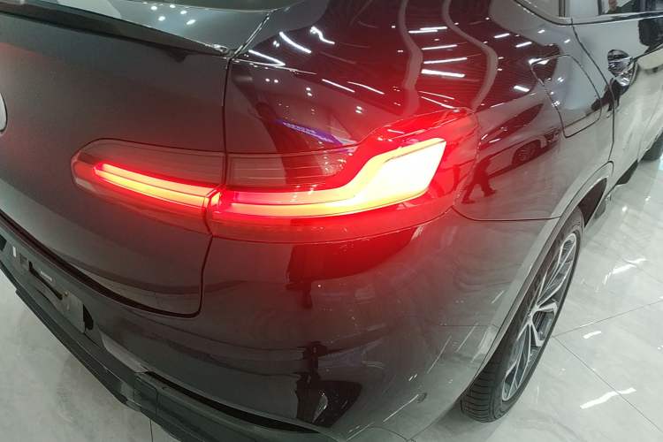 Used BMW X4 2020 xDrive25i M Sport Package Exterior 3