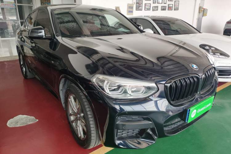 Used BMW X4 2020 xDrive25i M Sport Package Front Right 45 Deg