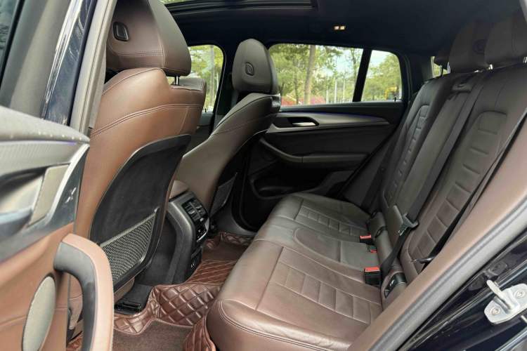 Used BMW X4 2020 xDrive30i M Sport Package Interior 4
