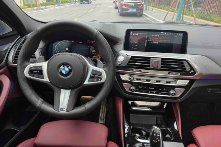 Used BMW X4 2020 xDrive25i M Sport Package Interior 4