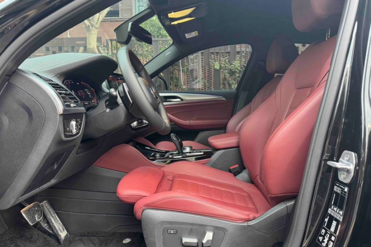 Used BMW X4 2020 xDrive25i M Sport Package Interior 7