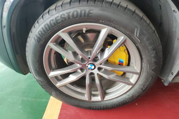 Used BMW X4 2020 xDrive25i M Sport Package Left Front Wheel Hub
