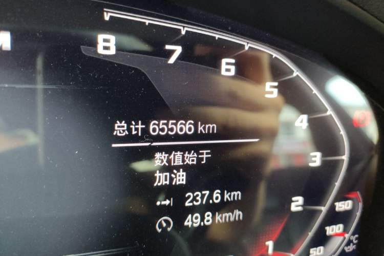 Used BMW X4 2020 xDrive25i M Sport Package Odometer Close Up