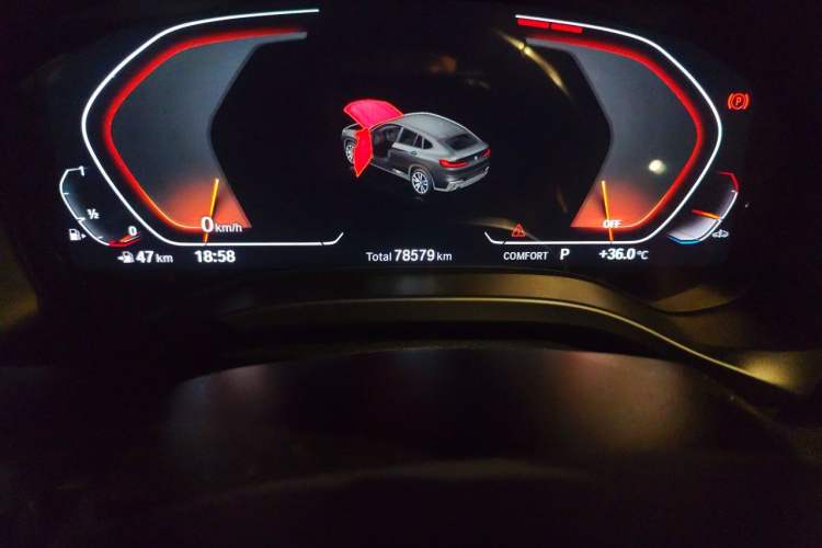 Used BMW X4 2020 xDrive25i M Sport Package Odometer Close Up