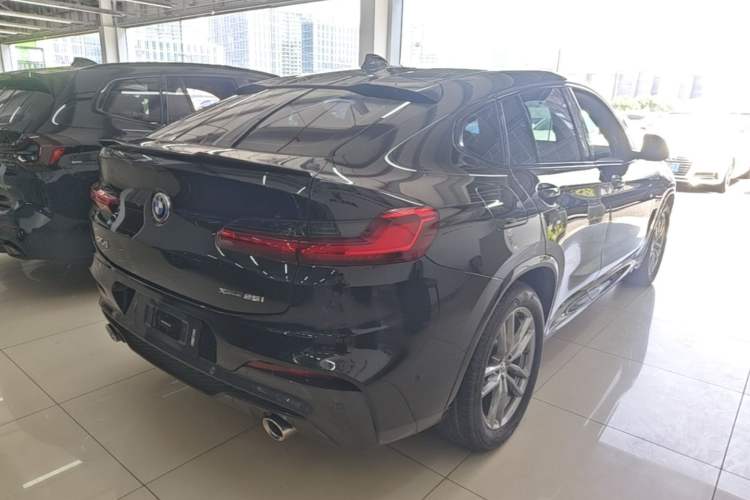 Used BMW X4 2020 xDrive25i M Sport Package Rear Right 45 Deg