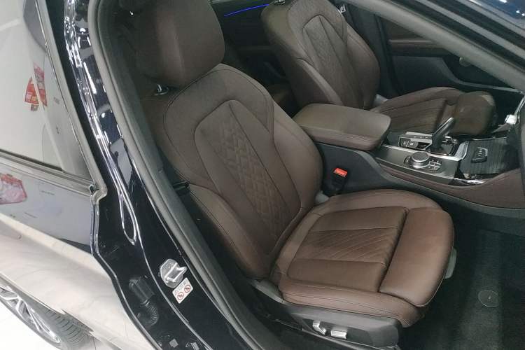 Used BMW X4 2020 xDrive25i M Sport Package Right Front Seat