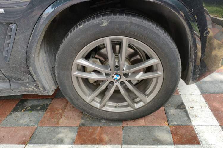 Used BMW X4 2020 xDrive25i M Sport Package Right Front Wheel Hub