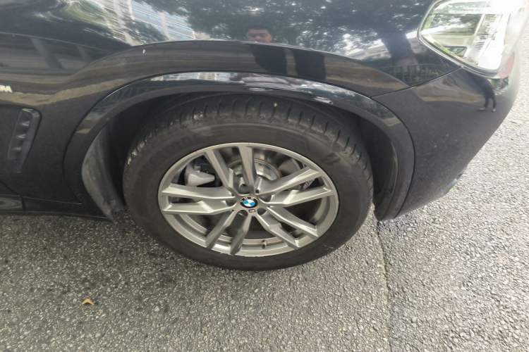 Used BMW X4 2020 xDrive25i M Sport Package Right Front Wheel Hub