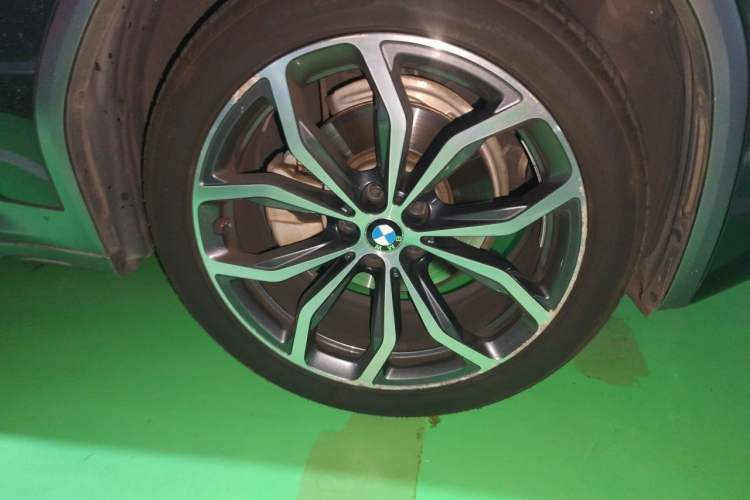 Used BMW X4 2020 xDrive25i M Sport Package Right Front Wheel Hub