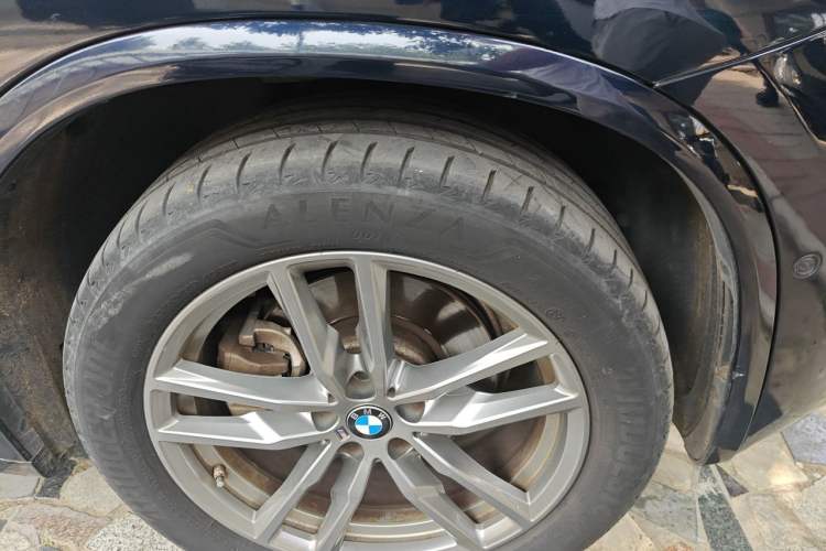 Used BMW X4 2020 xDrive25i M Sport Package Right Front Wheel Hub