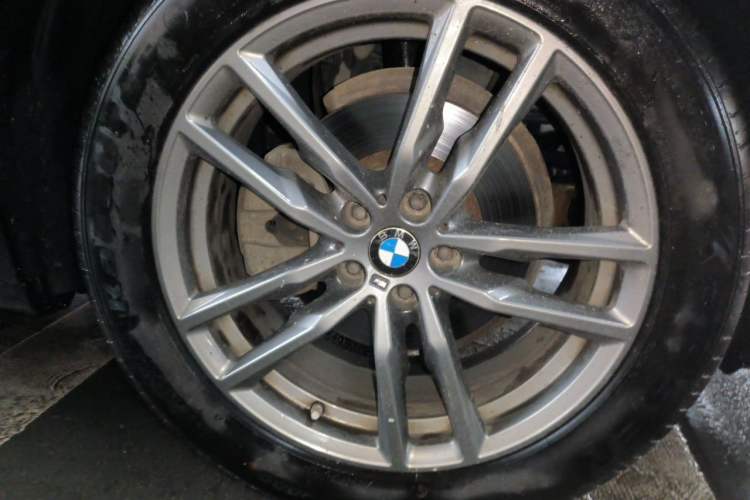 Used BMW X4 2020 xDrive25i M Sport Package Right Front Wheel Hub