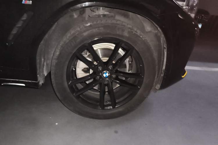 Used BMW X4 2020 xDrive25i M Sport Package Right Front Wheel Hub