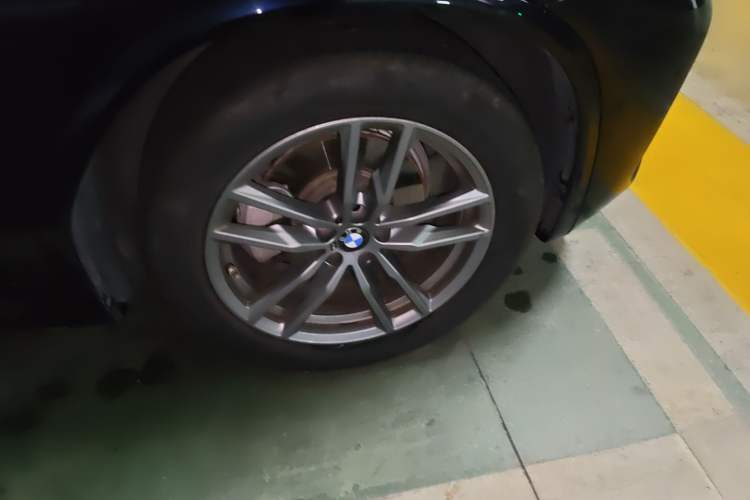 Used BMW X4 2020 xDrive25i M Sport Package Right Front Wheel Hub