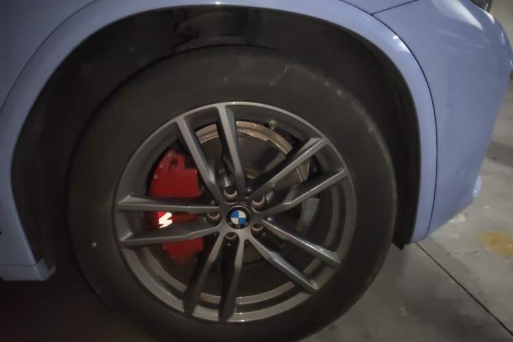 Used BMW X4 2020 xDrive25i M Sport Package Right Front Wheel Hub