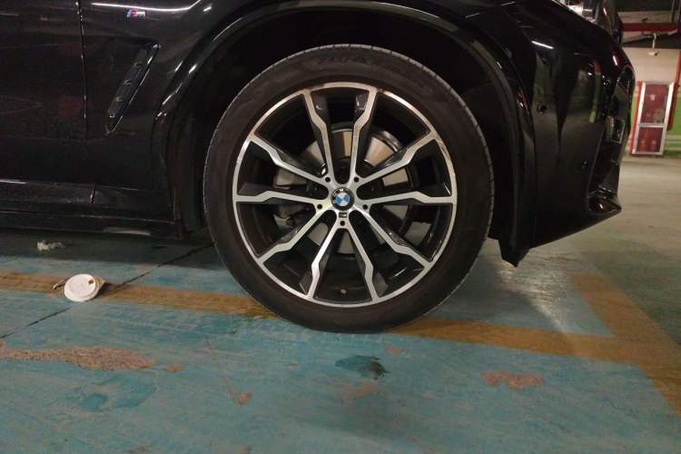 Used BMW X4 2020 xDrive25i M Sport Package Right Front Wheel Hub