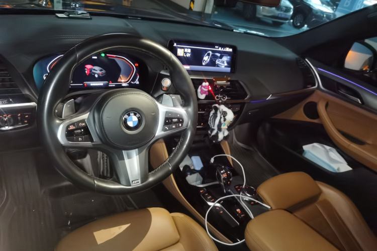 Used BMW X4 2020 xDrive25i M Sport Package Center Console