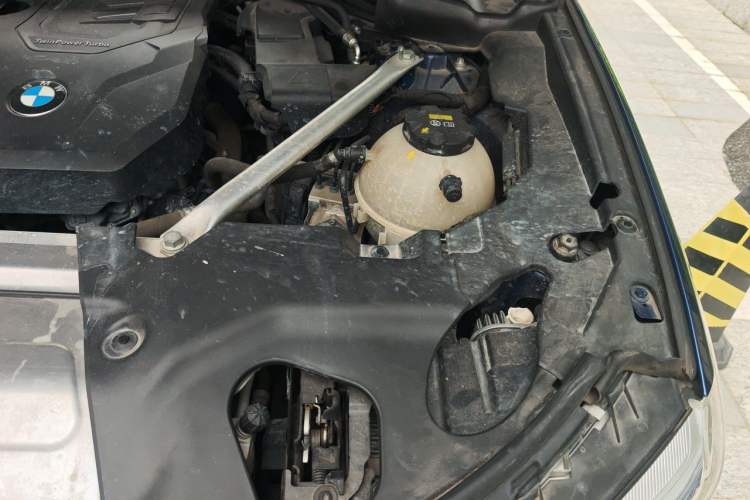 Used BMW X4 2020 xDrive25i M Sport Package Engine Bay Left