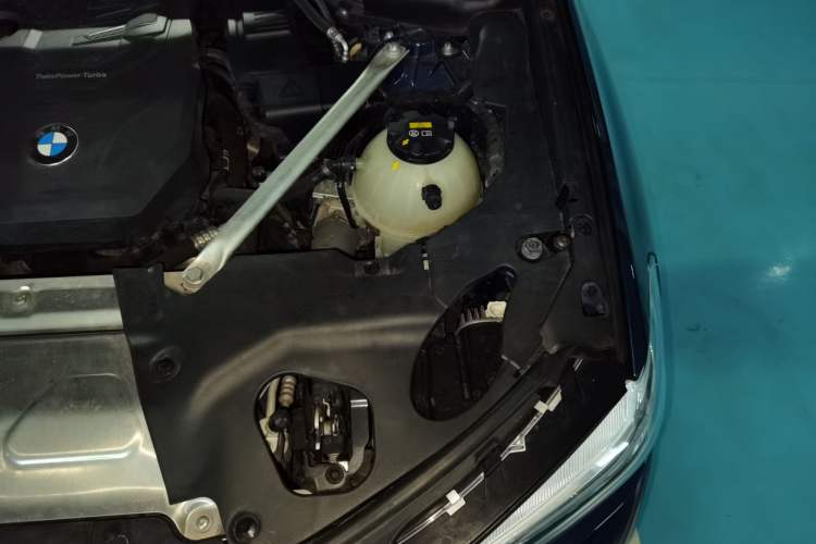 Used BMW X4 2020 xDrive25i M Sport Package Engine Bay Left