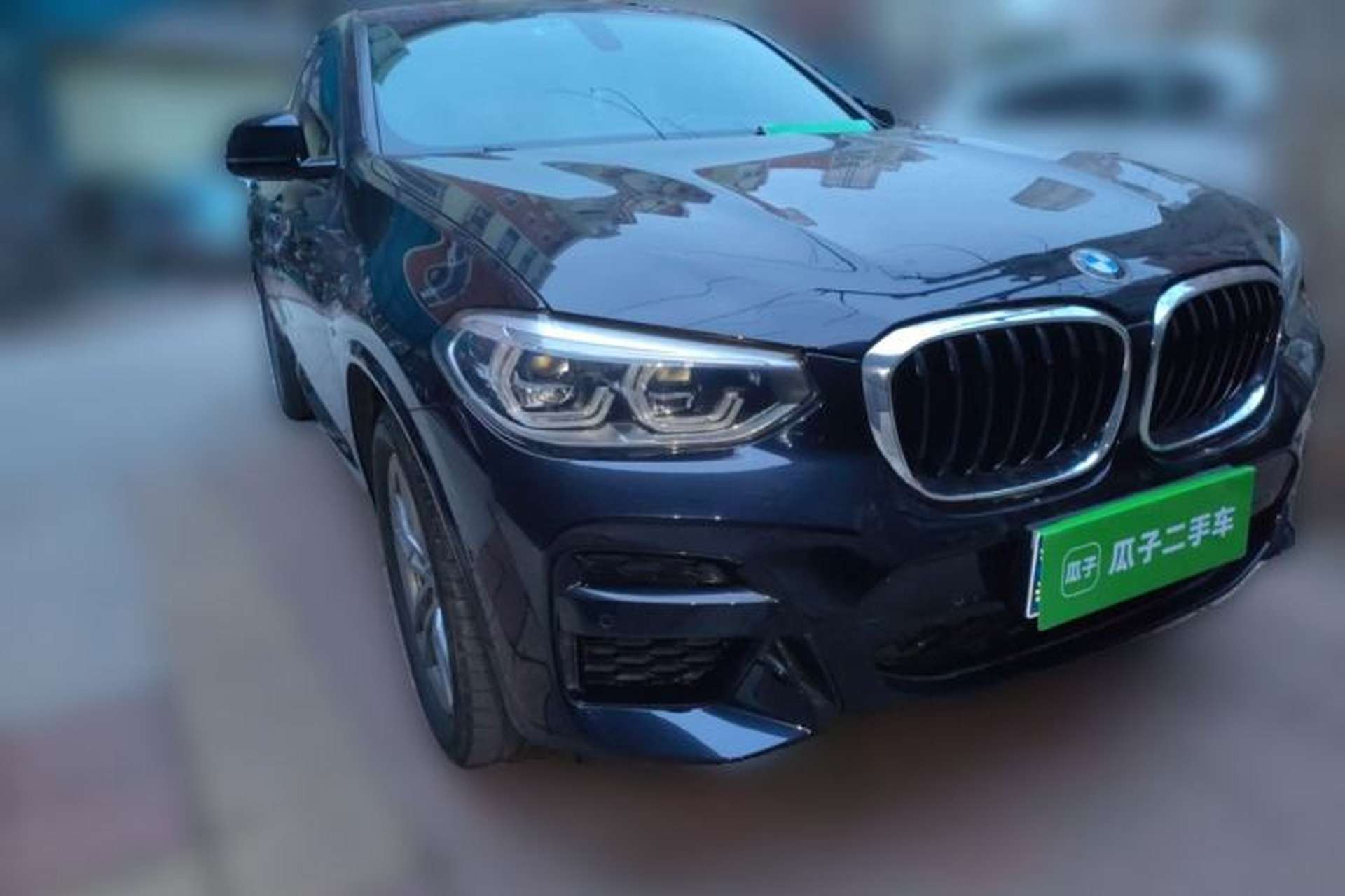 Used BMW X4 2020 xDrive25i M Sport Package Front Right 45 Deg