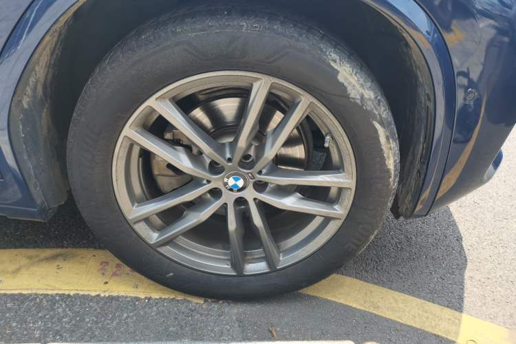 Used BMW X4 2020 xDrive25i M Sport Package Right Front Wheel Hub