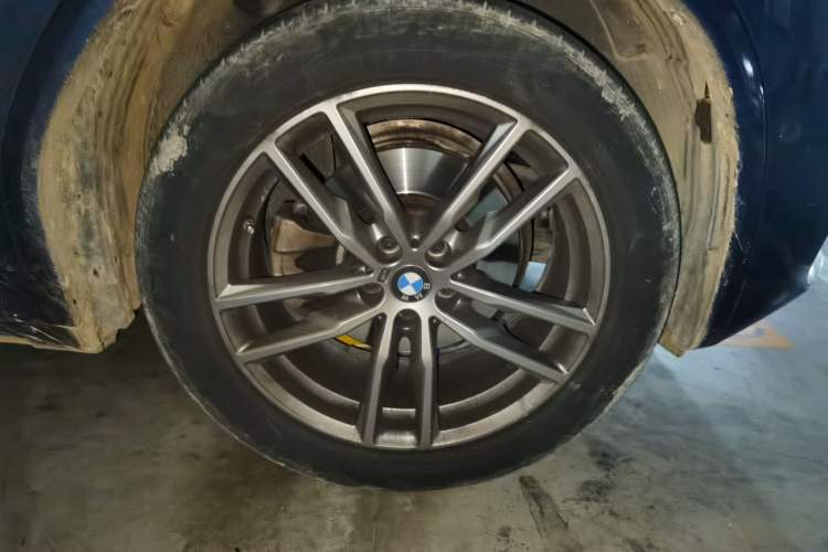 Used BMW X4 2020 xDrive25i M Sport Package Right Front Wheel Hub
