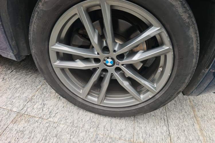 Used BMW X4 2020 xDrive25i M Sport Package Right Front Wheel Hub