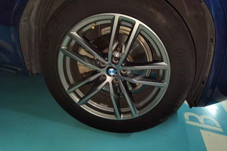 Used BMW X4 2020 xDrive25i M Sport Package Right Front Wheel Hub