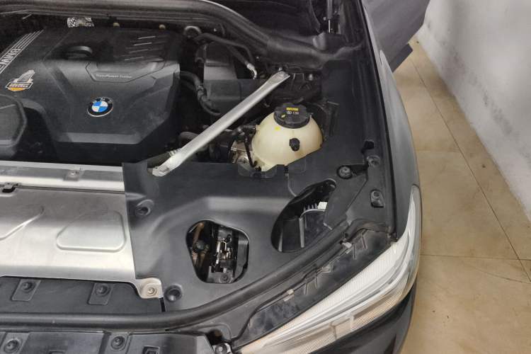 Used BMW X4 2020 xDrive25i M Sport Package Engine Bay Left