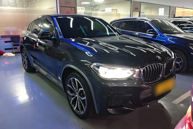 Used BMW X4 2020 xDrive25i M Sport Package Front Right 45 Deg