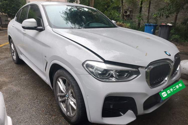 Used BMW X4 2020 xDrive25i M Sport Package Front Right 45 Deg