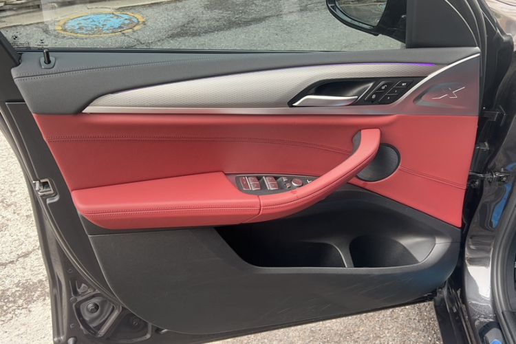 Used BMW X4 2020 xDrive25i M Sport Package Interior 4