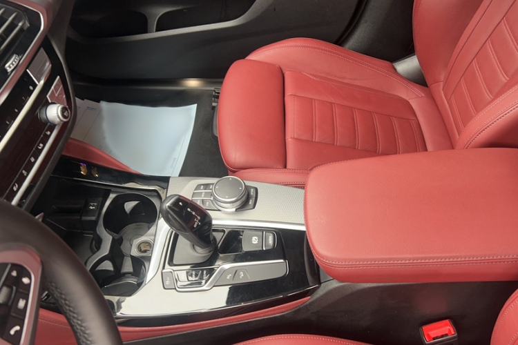 Used BMW X4 2020 xDrive25i M Sport Package Interior 7