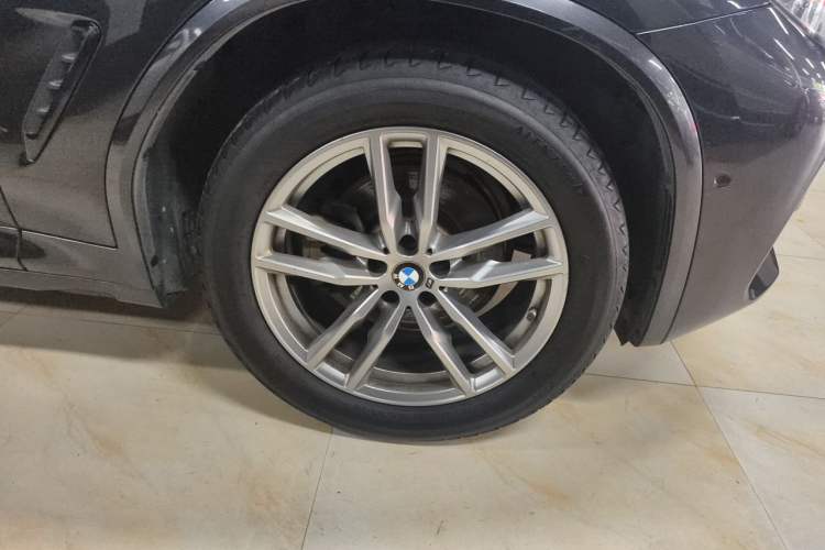 Used BMW X4 2020 xDrive25i M Sport Package Right Front Wheel Hub