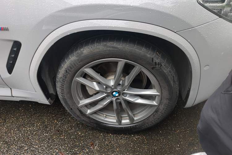 Used BMW X4 2020 xDrive25i M Sport Package Right Front Wheel Hub