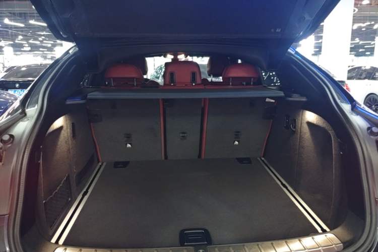 Used BMW X4 2020 xDrive25i M Sport Package Trunk