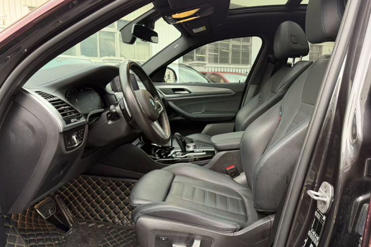 Used BMW X4 2020 xDrive25i M Sport Package Interior 4