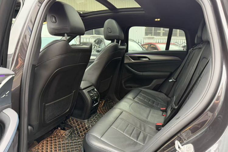 Used BMW X4 2020 xDrive25i M Sport Package Interior 5