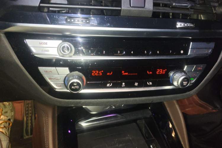 Used BMW X4 2020 xDrive25i M Sport Package Audio And AC Panel