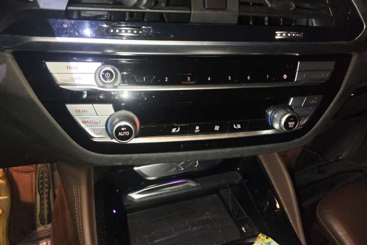 Used BMW X4 2020 xDrive25i M Sport Package Audio And AC Panel