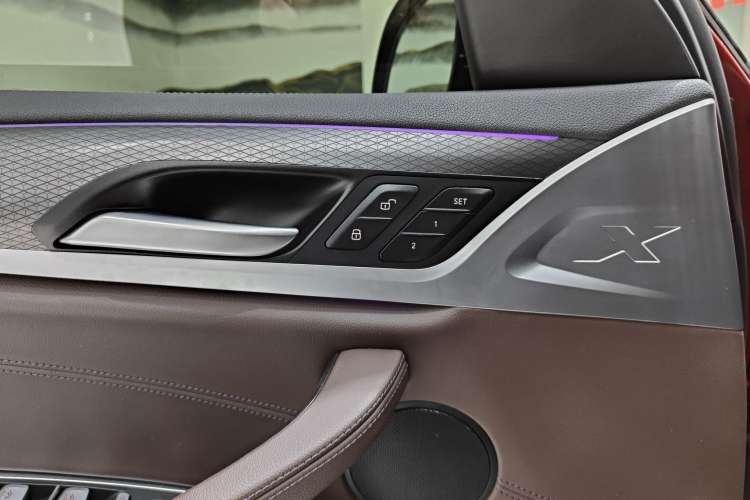 Used BMW X4 2020 xDrive25i M Sport Package Interior 4