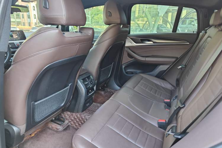 Used BMW X4 2020 xDrive25i M Sport Package Interior 6