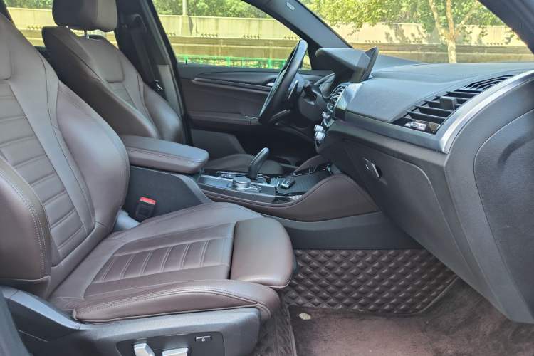 Used BMW X4 2020 xDrive25i M Sport Package Interior 8