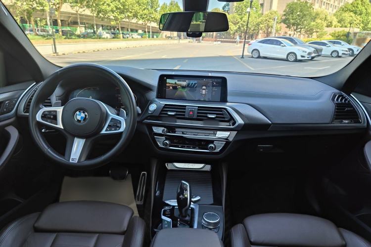 Used BMW X4 2020 xDrive25i M Sport Package Interior 9