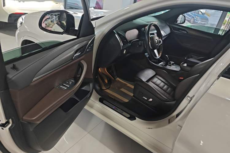 Used BMW X4 2020 xDrive25i M Sport Package Driver Seat