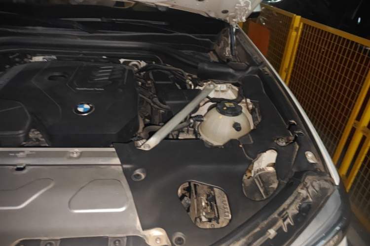 Used BMW X4 2020 xDrive25i M Sport Package Engine Bay Left